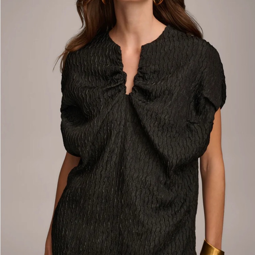 Donna Karan Women's Blister Jacquard Split-Neck Oversized Blouse Size M
New